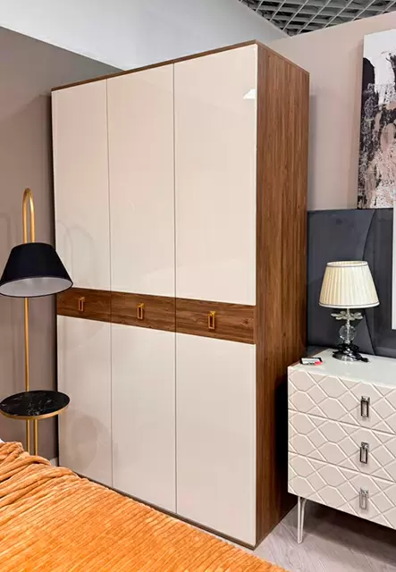 Шкаф 3-х дв.Bogemia Woodline 